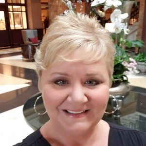 Meet your Posher, Keeley